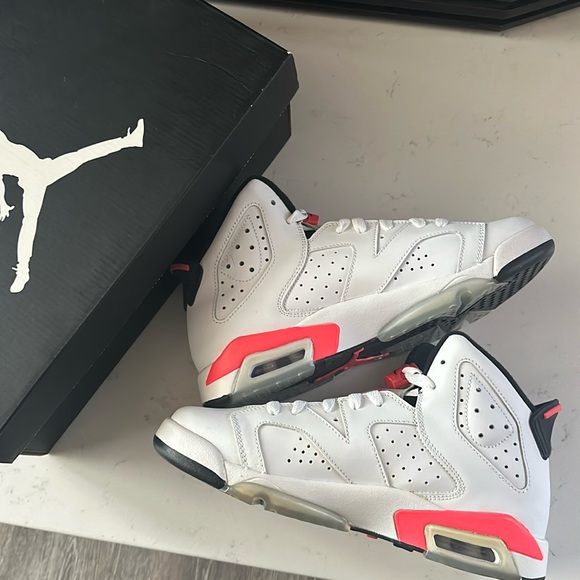 DS Jordan 6 Infrared White GS 6.5Y or 8 Women’s from 2014 BRAND NEW!! 🤍🤍🤍